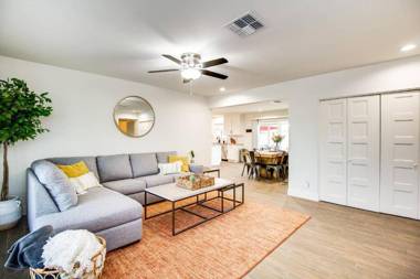 Amazing Modern Remodel Near Old Town with HEATED Pool