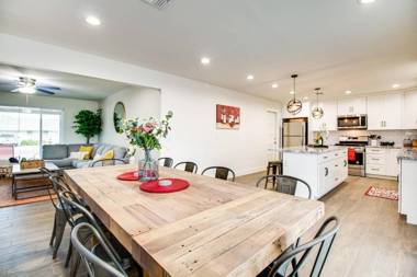 Amazing Modern Remodel Near Old Town with HEATED Pool