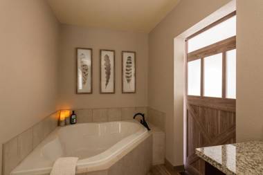 Whispering Creek Bed & Breakfast