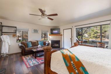 Whispering Creek Bed & Breakfast