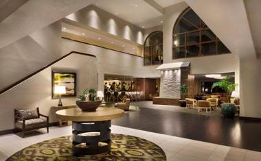 Embassy Suites Phoenix - Tempe