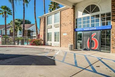 Studio 6 Tucson AZ - North