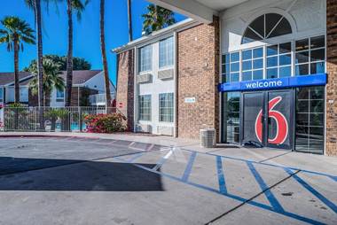 Studio 6 Tucson AZ - North