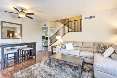 Lovely Tucson Home with Pool and Mountain Views