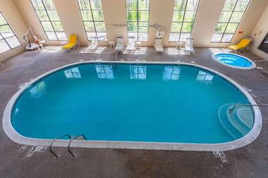 Econo Lodge Inn & Suites Bentonville - Rodgers