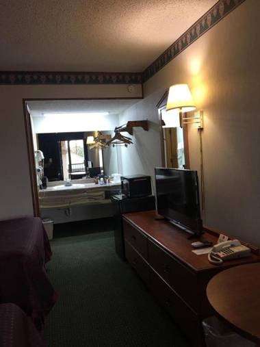 Sunset Inn Clarksville