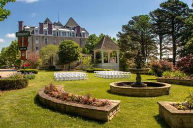 1886 Crescent Hotel and Spa