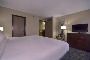 Holiday Inn Express & Suites Fayetteville University of Arkansas Area an IHG Hotel