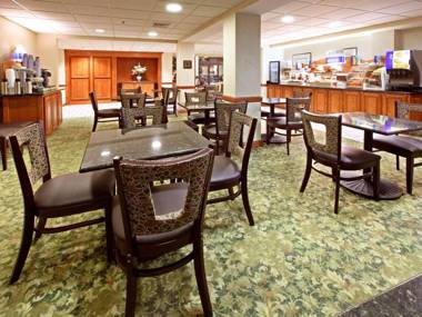 Holiday Inn Express Hotel & Suites Harrison