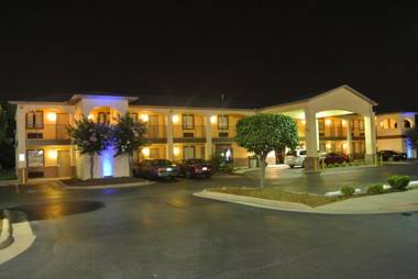 Americas Best Value Inn and Suites Little Rock