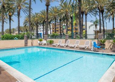 Anaheim Islander Inn and Suites