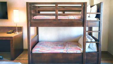 Courtyard by Marriott Anaheim Theme Park Entrance