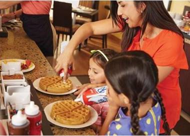 Hampton Inn & Suites Anaheim Resort Convention Center