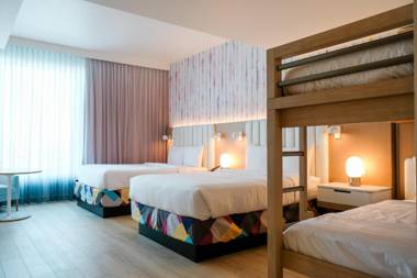 The Viv Hotel Anaheim a Tribute Portfolio Hotel