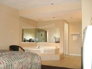 Bakersfield Inn & Suites