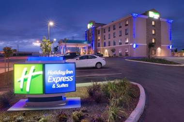 Holiday Inn Express & Suites Bakersfield Airport an IHG Hotel