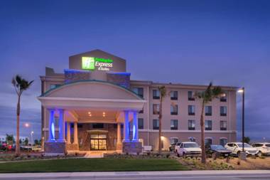 Holiday Inn Express & Suites Bakersfield Airport an IHG Hotel