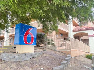 Motel 6 Barstow CA I15 and Lenwood Road