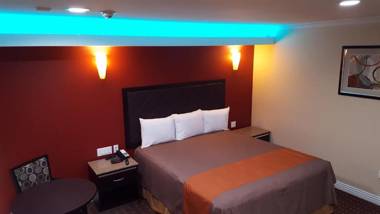 Diamond Bell Inn & Suites