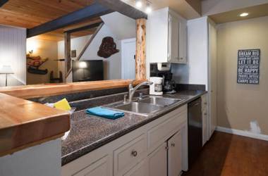 Walk to Snow Summit - Big Bear Townhouse