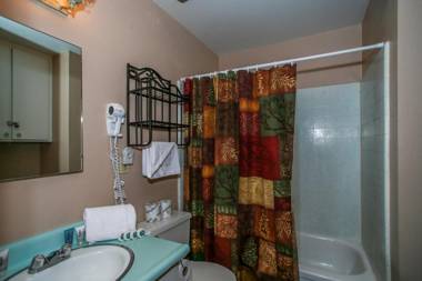 Avalon Hide Out-1336 by Big Bear Vacations