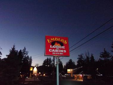 Embers Lodge & Cabins