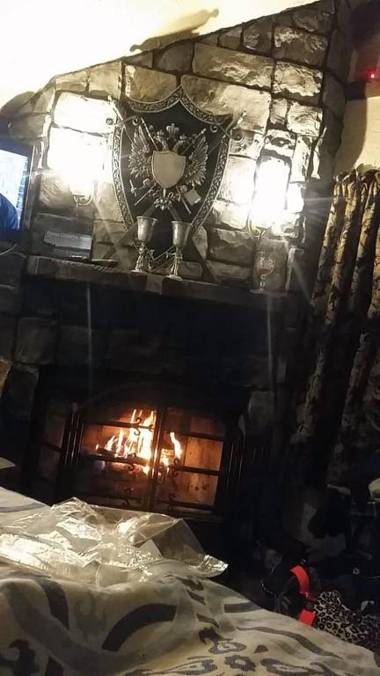 Castle Wood Theme Cottages- COUPLES ONLY