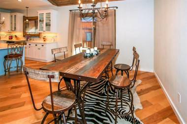 Alpine Chalet-1840 by Big Bear Vacations