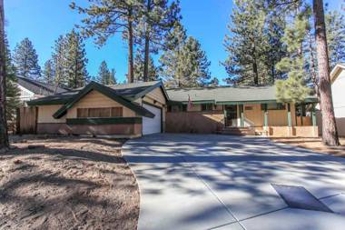 Cozy up to Summit-1651 by Big Bear Vacations