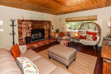 Bohemia Big Bear-1926 by Big Bear Vacations