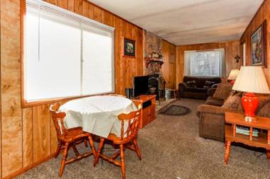 Eagles Cottage - 1975 by Big Bear Vacations