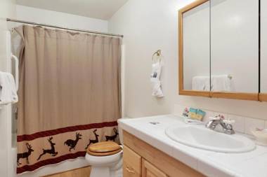 River Rock Lodge - 1953 by Big Bear Vacations