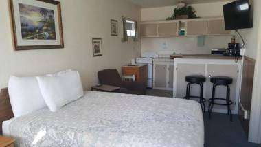 Bishop Village Motel