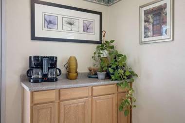 Rodeway Inn & Suites