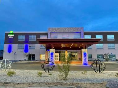 Holiday Inn Express & Suites - Blythe an IHG Hotel