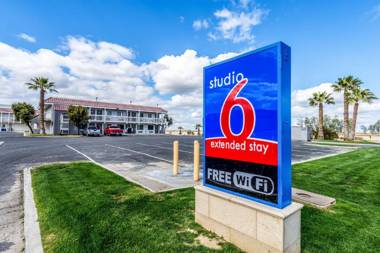 Studio 6-Buttonwillow CA