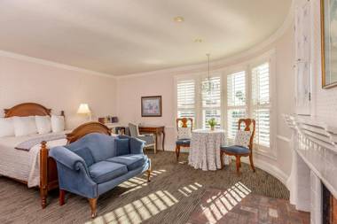 Cardiff By The Sea Lodge