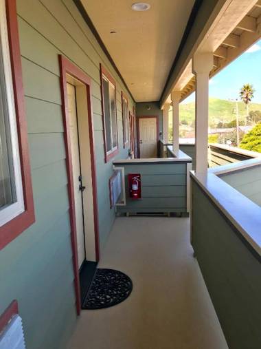 Cayucos Sunset Inn