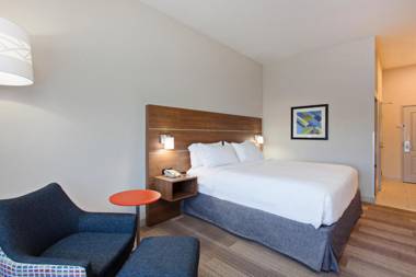 Holiday Inn Express Hotel & Suites Corona an IHG Hotel