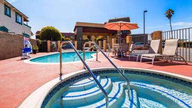Rancho San Diego Inn & Suites