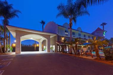 Holiday Inn Express Hotel & Suites San Diego-Escondido an IHG Hotel