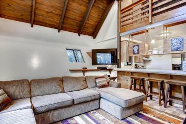 Yosemite's Creekside Birdhouse