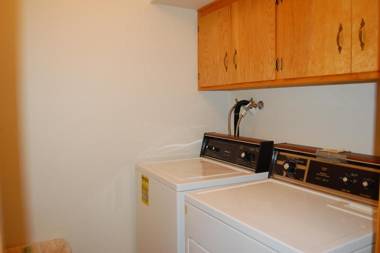 99 Yosemite Mountain Lodge