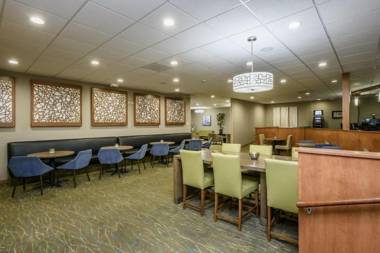 Holiday Inn Fresno-Airport