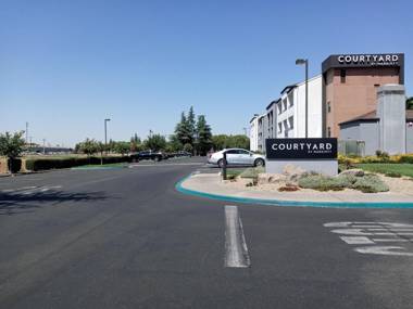 Courtyard by Marriott Hotel