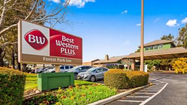 Best Western Plus Forest Park Inn