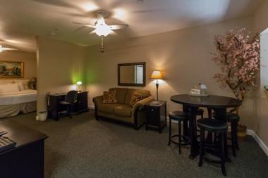 Grass Valley Courtyard Suites