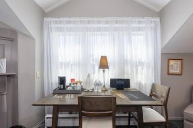 Nantucket Whale Inn Half Moon Bay