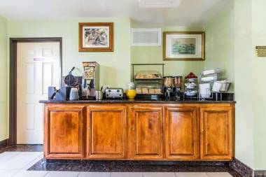 Rodeway Inn & Suites