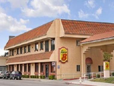 Super 8 by Wyndham Hayward Downtown